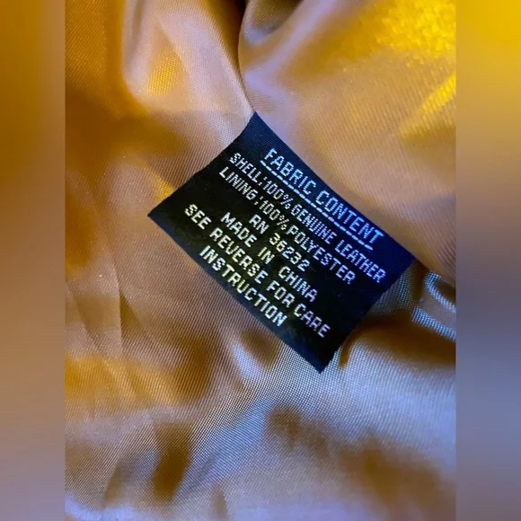 🤠🎶 EUC Women’s 100% Genuine Leather Fringe Jacket💯 - Picture 11 of 16